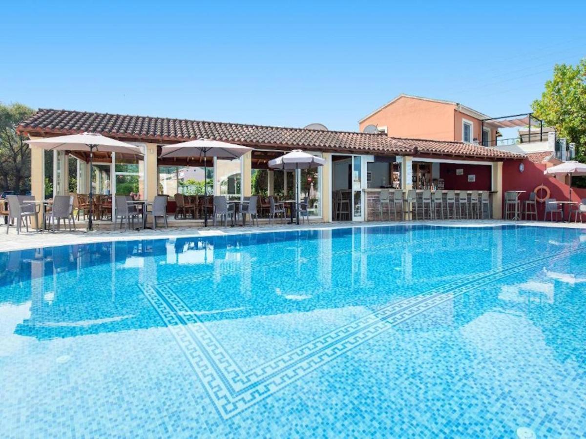 Asteraki Poolside Apartment By Dadovillas Ахарави Экстерьер фото